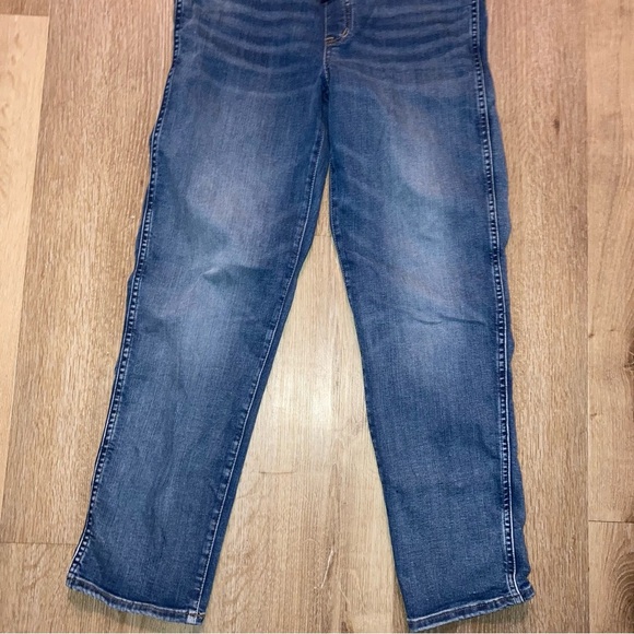 Madewell Maternity Straight Leg denim Jeans with Classic Wash | Stovepipe Jeans - Picture 3 of 8